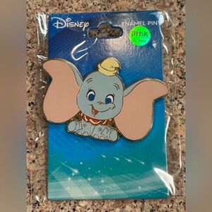 Disney Trading Pin PALM - Dumbo- Sitting - Happiest Collection on Earth 2024